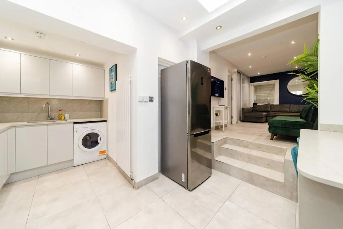 Bloomsaway Seafront Sixbedroom Bn14Bsma Brighton United Kingdom